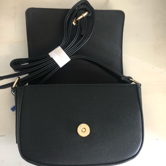 Black Bag - Picture 4 of 5